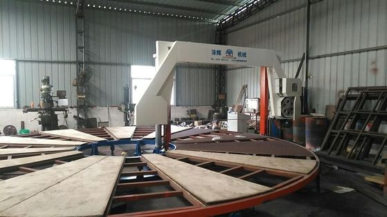 Birkaç Sünger Bloğu Yatay Kesmeye Devam Etmek için Carrousel Yarma Köpük Kesme Makinesi